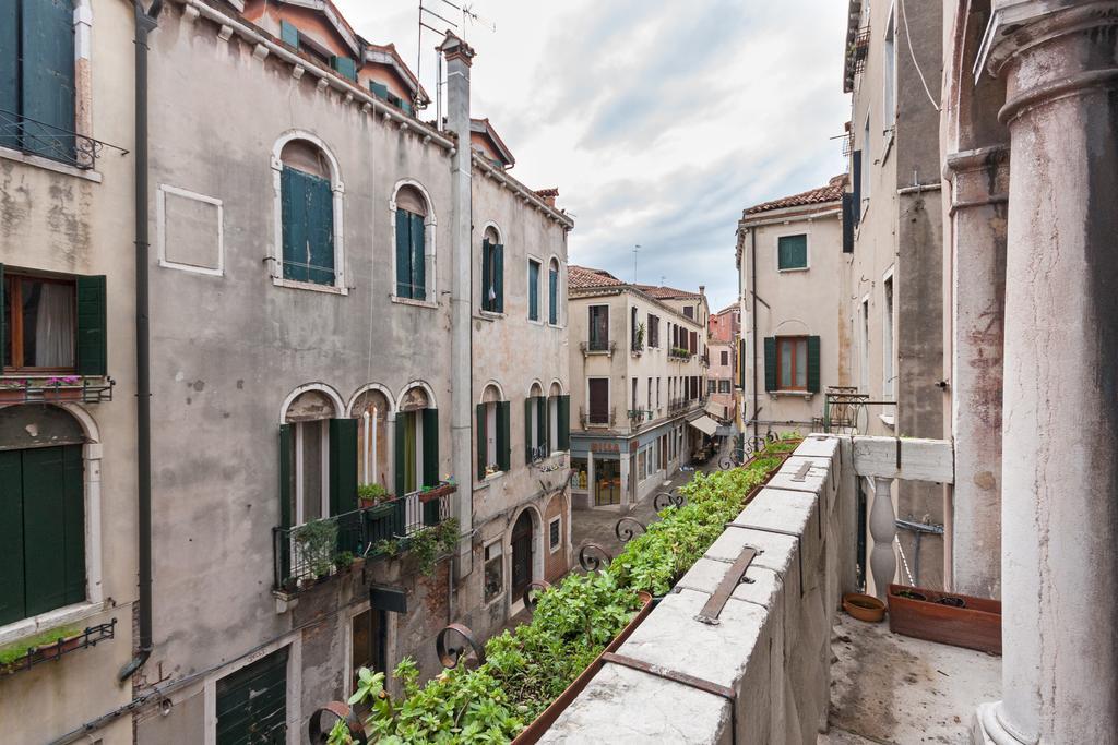 البندقية Appartamento Dei Frari الغرفة الصورة